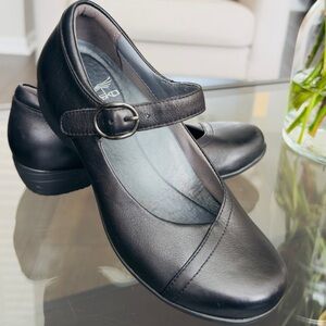 Dansko Fawna Women’s Mary Black Leather Buckle Size 35 EU 4.5-5 US